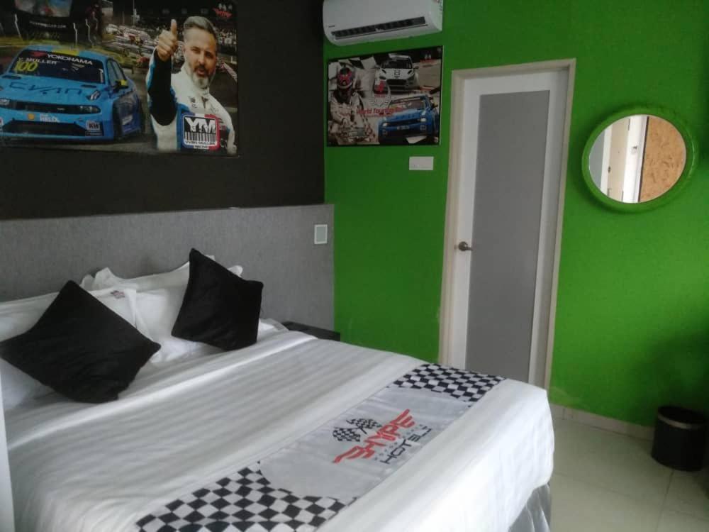 Hype Motorsports Hotel Port Dickson Dış mekan fotoğraf