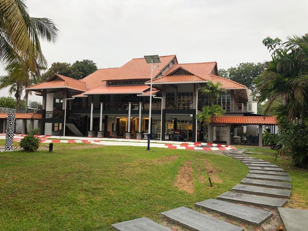 Hype Motorsports Hotel Port Dickson Dış mekan fotoğraf
